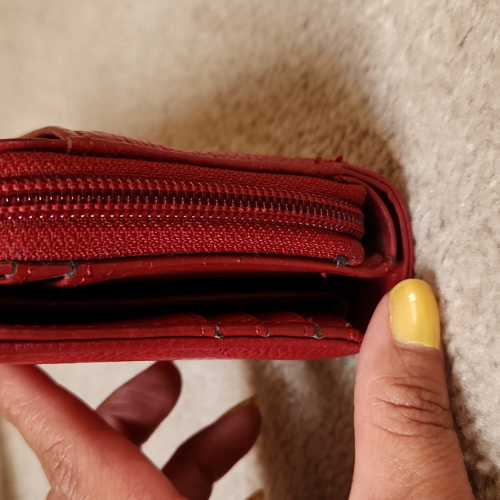 Red Wallet - Picture 9 of 10